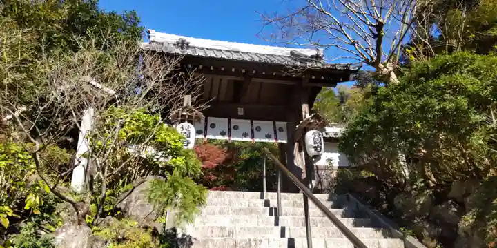 覚園寺の山門・神門