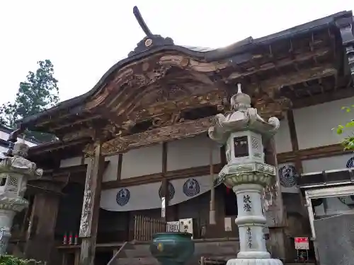 鶴林寺の本殿・本堂