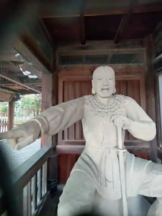 石切劔箭神社の{uncategorized: "未分類", other: "その他", undefined: "問題あり", building: "その他建物", grave: "お墓", sacred_gate: "鳥居", guardian: "狛犬", statue: "像", buddha: "仏像", history: "歴史", nature: "自然", garden: "庭園", animal: "動物", pagoda: "塔", temizu: "手水舎", mountain_gate: "山門・神門", sanctuary: "本殿・本堂", subordinate: "末社・摂社", art: "芸術", scenery: "景色", jizo: "地蔵", ema: "絵馬", goshuin: "御朱印", omikuji: "おみくじ", items: "授与品その他", amulet: "お守り", goshuincho: "御朱印帳", eats: "食事", festival: "お祭り", votive_dance: "神楽", shichigosan: "七五三参", wedding: "結婚式", experience: "体験その他", initially: "初詣", around: "周辺", anti_infection: "感染症対策"}