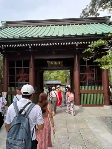 高徳院の山門・神門