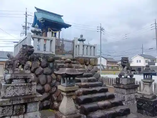 神明神社の{uncategorized: "未分類", other: "その他", undefined: "問題あり", building: "その他建物", grave: "お墓", sacred_gate: "鳥居", guardian: "狛犬", statue: "像", buddha: "仏像", history: "歴史", nature: "自然", garden: "庭園", animal: "動物", pagoda: "塔", temizu: "手水舎", mountain_gate: "山門・神門", sanctuary: "本殿・本堂", subordinate: "末社・摂社", art: "芸術", scenery: "景色", jizo: "地蔵", ema: "絵馬", goshuin: "御朱印", omikuji: "おみくじ", items: "授与品その他", amulet: "お守り", goshuincho: "御朱印帳", eats: "食事", festival: "お祭り", votive_dance: "神楽", shichigosan: "七五三参", wedding: "結婚式", experience: "体験その他", initially: "初詣", around: "周辺", anti_infection: "感染症対策"}