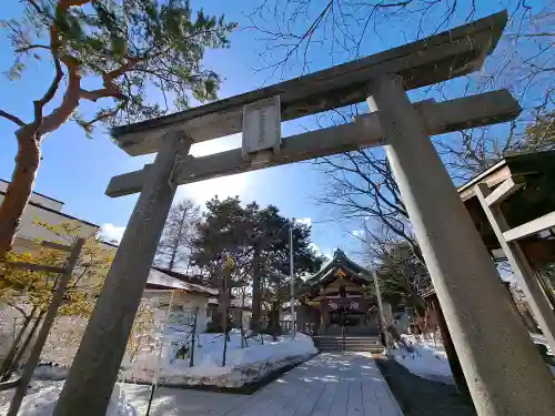 彌彦神社　(伊夜日子神社)の鳥居