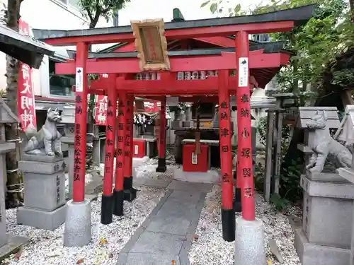 新世界稲荷神社の鳥居