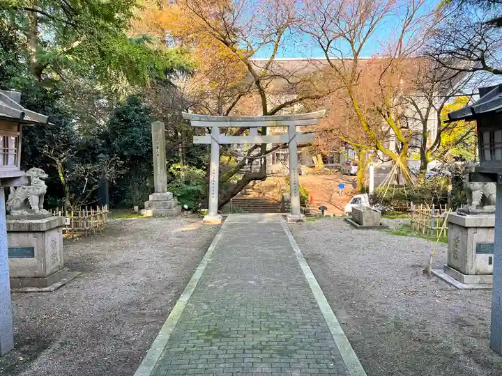 高岡市護国神社の庭園