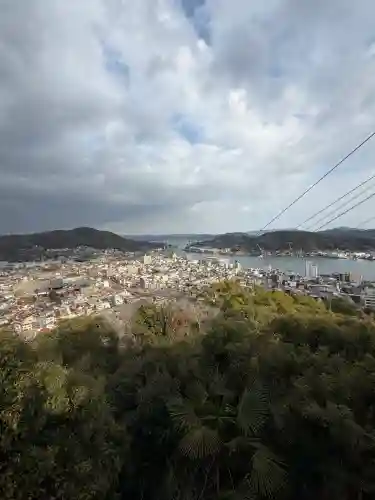 千光寺の{uncategorized: "未分類", other: "その他", undefined: "問題あり", building: "その他建物", grave: "お墓", sacred_gate: "鳥居", guardian: "狛犬", statue: "像", buddha: "仏像", history: "歴史", nature: "自然", garden: "庭園", animal: "動物", pagoda: "塔", temizu: "手水舎", mountain_gate: "山門・神門", sanctuary: "本殿・本堂", subordinate: "末社・摂社", art: "芸術", scenery: "景色", jizo: "地蔵", ema: "絵馬", goshuin: "御朱印", omikuji: "おみくじ", items: "授与品その他", amulet: "お守り", goshuincho: "御朱印帳", eats: "食事", festival: "お祭り", votive_dance: "神楽", shichigosan: "七五三参", wedding: "結婚式", experience: "体験その他", initially: "初詣", around: "周辺", anti_infection: "感染症対策"}
