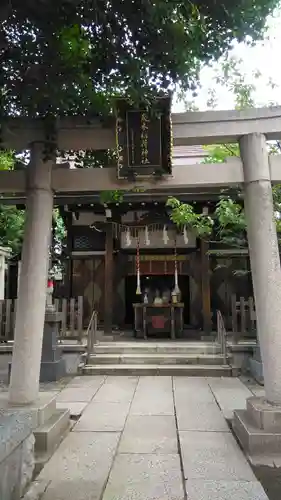 飛木稲荷神社の鳥居