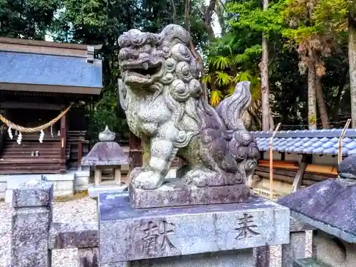 神明社（小坂神明社）の狛犬