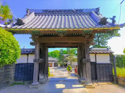 勝蓮寺の山門