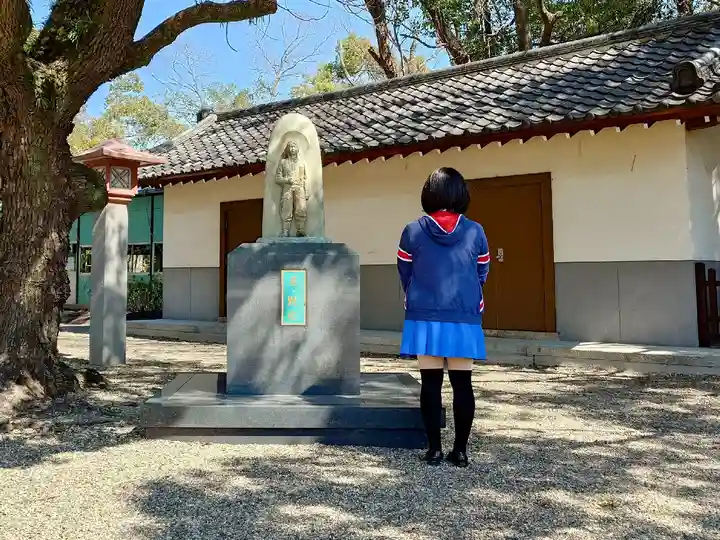 大阪護國神社の像