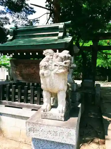 日高神社の狛犬