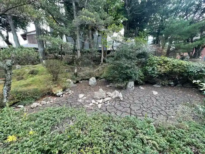 安養寺の{uncategorized: "未分類", other: "その他", undefined: "問題あり", building: "その他建物", grave: "お墓", sacred_gate: "鳥居", guardian: "狛犬", statue: "像", buddha: "仏像", history: "歴史", nature: "自然", garden: "庭園", animal: "動物", pagoda: "塔", temizu: "手水舎", mountain_gate: "山門・神門", sanctuary: "本殿・本堂", subordinate: "末社・摂社", art: "芸術", scenery: "景色", jizo: "地蔵", ema: "絵馬", goshuin: "御朱印", omikuji: "おみくじ", items: "授与品その他", amulet: "お守り", goshuincho: "御朱印帳", eats: "食事", festival: "お祭り", votive_dance: "神楽", shichigosan: "七五三参", wedding: "結婚式", experience: "体験その他", initially: "初詣", around: "周辺", anti_infection: "感染症対策"}