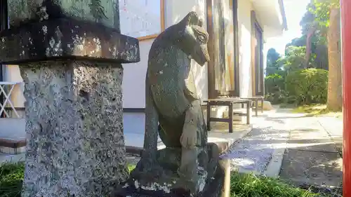 天明稲荷神社の狛犬