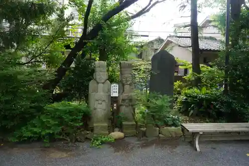 七社神社の像