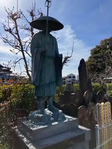 海寳寺の像