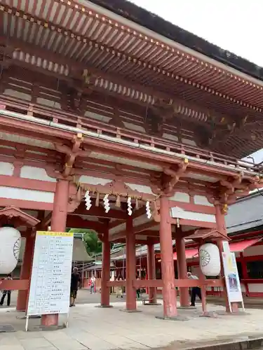 津島神社の山門・神門