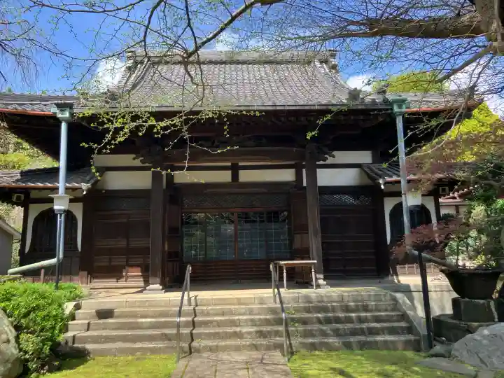 薬王寺の{uncategorized: "未分類", other: "その他", undefined: "問題あり", building: "その他建物", grave: "お墓", sacred_gate: "鳥居", guardian: "狛犬", statue: "像", buddha: "仏像", history: "歴史", nature: "自然", garden: "庭園", animal: "動物", pagoda: "塔", temizu: "手水舎", mountain_gate: "山門・神門", sanctuary: "本殿・本堂", subordinate: "末社・摂社", art: "芸術", scenery: "景色", jizo: "地蔵", ema: "絵馬", goshuin: "御朱印", omikuji: "おみくじ", items: "授与品その他", amulet: "お守り", goshuincho: "御朱印帳", eats: "食事", festival: "お祭り", votive_dance: "神楽", shichigosan: "七五三参", wedding: "結婚式", experience: "体験その他", initially: "初詣", around: "周辺", anti_infection: "感染症対策"}