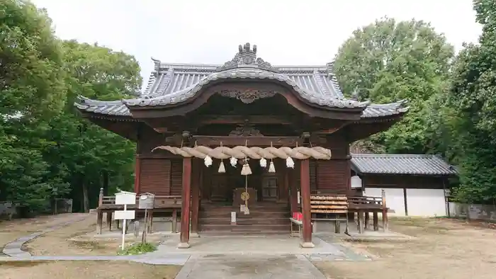 松山神社の本殿