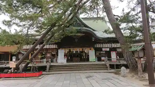 白山神社の本殿