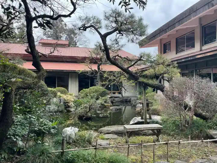栃木縣護國神社の{uncategorized: "未分類", other: "その他", undefined: "問題あり", building: "その他建物", grave: "お墓", sacred_gate: "鳥居", guardian: "狛犬", statue: "像", buddha: "仏像", history: "歴史", nature: "自然", garden: "庭園", animal: "動物", pagoda: "塔", temizu: "手水舎", mountain_gate: "山門・神門", sanctuary: "本殿・本堂", subordinate: "末社・摂社", art: "芸術", scenery: "景色", jizo: "地蔵", ema: "絵馬", goshuin: "御朱印", omikuji: "おみくじ", items: "授与品その他", amulet: "お守り", goshuincho: "御朱印帳", eats: "食事", festival: "お祭り", votive_dance: "神楽", shichigosan: "七五三参", wedding: "結婚式", experience: "体験その他", initially: "初詣", around: "周辺", anti_infection: "感染症対策"}
