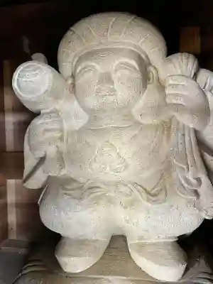 大黒堂（名越大黒堂）の{uncategorized: "未分類", other: "その他", undefined: "問題あり", building: "その他建物", grave: "お墓", sacred_gate: "鳥居", guardian: "狛犬", statue: "像", buddha: "仏像", history: "歴史", nature: "自然", garden: "庭園", animal: "動物", pagoda: "塔", temizu: "手水舎", mountain_gate: "山門・神門", sanctuary: "本殿・本堂", subordinate: "末社・摂社", art: "芸術", scenery: "景色", jizo: "地蔵", ema: "絵馬", goshuin: "御朱印", omikuji: "おみくじ", items: "授与品その他", amulet: "お守り", goshuincho: "御朱印帳", eats: "食事", festival: "お祭り", votive_dance: "神楽", shichigosan: "七五三参", wedding: "結婚式", experience: "体験その他", initially: "初詣", around: "周辺", anti_infection: "感染症対策"}