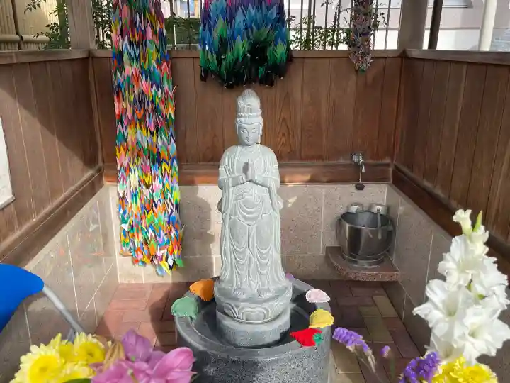 宗長寺の{uncategorized: "未分類", other: "その他", undefined: "問題あり", building: "その他建物", grave: "お墓", sacred_gate: "鳥居", guardian: "狛犬", statue: "像", buddha: "仏像", history: "歴史", nature: "自然", garden: "庭園", animal: "動物", pagoda: "塔", temizu: "手水舎", mountain_gate: "山門・神門", sanctuary: "本殿・本堂", subordinate: "末社・摂社", art: "芸術", scenery: "景色", jizo: "地蔵", ema: "絵馬", goshuin: "御朱印", omikuji: "おみくじ", items: "授与品その他", amulet: "お守り", goshuincho: "御朱印帳", eats: "食事", festival: "お祭り", votive_dance: "神楽", shichigosan: "七五三参", wedding: "結婚式", experience: "体験その他", initially: "初詣", around: "周辺", anti_infection: "感染症対策"}