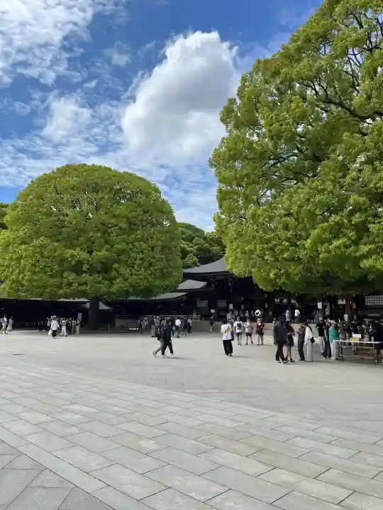 明治神宮の{uncategorized: "未分類", other: "その他", undefined: "問題あり", building: "その他建物", grave: "お墓", sacred_gate: "鳥居", guardian: "狛犬", statue: "像", buddha: "仏像", history: "歴史", nature: "自然", garden: "庭園", animal: "動物", pagoda: "塔", temizu: "手水舎", mountain_gate: "山門・神門", sanctuary: "本殿・本堂", subordinate: "末社・摂社", art: "芸術", scenery: "景色", jizo: "地蔵", ema: "絵馬", goshuin: "御朱印", omikuji: "おみくじ", items: "授与品その他", amulet: "お守り", goshuincho: "御朱印帳", eats: "食事", festival: "お祭り", votive_dance: "神楽", shichigosan: "七五三参", wedding: "結婚式", experience: "体験その他", initially: "初詣", around: "周辺", anti_infection: "感染症対策"}