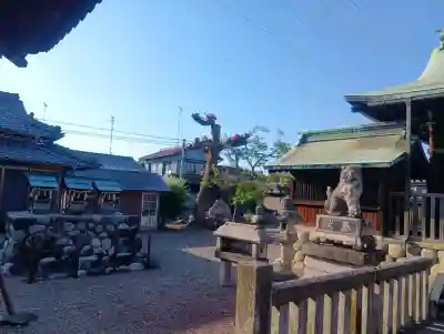 九所神社の{uncategorized: "未分類", other: "その他", undefined: "問題あり", building: "その他建物", grave: "お墓", sacred_gate: "鳥居", guardian: "狛犬", statue: "像", buddha: "仏像", history: "歴史", nature: "自然", garden: "庭園", animal: "動物", pagoda: "塔", temizu: "手水舎", mountain_gate: "山門・神門", sanctuary: "本殿・本堂", subordinate: "末社・摂社", art: "芸術", scenery: "景色", jizo: "地蔵", ema: "絵馬", goshuin: "御朱印", omikuji: "おみくじ", items: "授与品その他", amulet: "お守り", goshuincho: "御朱印帳", eats: "食事", festival: "お祭り", votive_dance: "神楽", shichigosan: "七五三参", wedding: "結婚式", experience: "体験その他", initially: "初詣", around: "周辺", anti_infection: "感染症対策"}