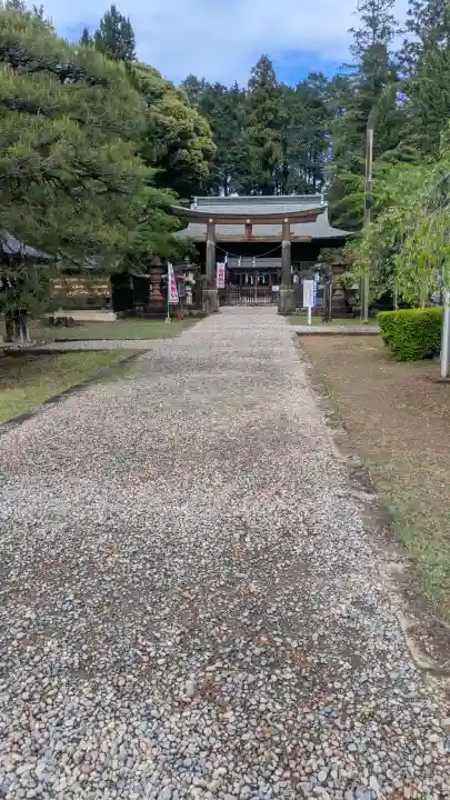 蒲生神社の{uncategorized: "未分類", other: "その他", undefined: "問題あり", building: "その他建物", grave: "お墓", sacred_gate: "鳥居", guardian: "狛犬", statue: "像", buddha: "仏像", history: "歴史", nature: "自然", garden: "庭園", animal: "動物", pagoda: "塔", temizu: "手水舎", mountain_gate: "山門・神門", sanctuary: "本殿・本堂", subordinate: "末社・摂社", art: "芸術", scenery: "景色", jizo: "地蔵", ema: "絵馬", goshuin: "御朱印", omikuji: "おみくじ", items: "授与品その他", amulet: "お守り", goshuincho: "御朱印帳", eats: "食事", festival: "お祭り", votive_dance: "神楽", shichigosan: "七五三参", wedding: "結婚式", experience: "体験その他", initially: "初詣", around: "周辺", anti_infection: "感染症対策"}