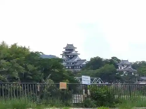 岡山神社の周辺