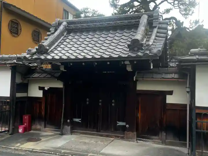 憶念寺の{uncategorized: "未分類", other: "その他", undefined: "問題あり", building: "その他建物", grave: "お墓", sacred_gate: "鳥居", guardian: "狛犬", statue: "像", buddha: "仏像", history: "歴史", nature: "自然", garden: "庭園", animal: "動物", pagoda: "塔", temizu: "手水舎", mountain_gate: "山門・神門", sanctuary: "本殿・本堂", subordinate: "末社・摂社", art: "芸術", scenery: "景色", jizo: "地蔵", ema: "絵馬", goshuin: "御朱印", omikuji: "おみくじ", items: "授与品その他", amulet: "お守り", goshuincho: "御朱印帳", eats: "食事", festival: "お祭り", votive_dance: "神楽", shichigosan: "七五三参", wedding: "結婚式", experience: "体験その他", initially: "初詣", around: "周辺", anti_infection: "感染症対策"}