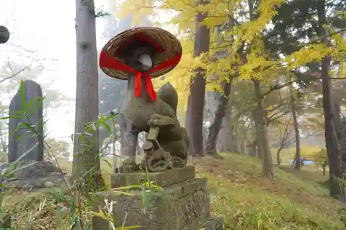 鶴ケ城稲荷神社の狛犬