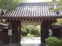 品川寺の山門・神門