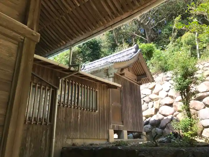 白山神社の本殿・本堂