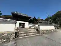 興聖寺(興聖寶林禅寺)の{uncategorized: "未分類", other: "その他", undefined: "問題あり", building: "その他建物", grave: "お墓", sacred_gate: "鳥居", guardian: "狛犬", statue: "像", buddha: "仏像", history: "歴史", nature: "自然", garden: "庭園", animal: "動物", pagoda: "塔", temizu: "手水舎", mountain_gate: "山門・神門", sanctuary: "本殿・本堂", subordinate: "末社・摂社", art: "芸術", scenery: "景色", jizo: "地蔵", ema: "絵馬", goshuin: "御朱印", omikuji: "おみくじ", items: "授与品その他", amulet: "お守り", goshuincho: "御朱印帳", eats: "食事", festival: "お祭り", votive_dance: "神楽", shichigosan: "七五三参", wedding: "結婚式", experience: "体験その他", initially: "初詣", around: "周辺", anti_infection: "感染症対策"}