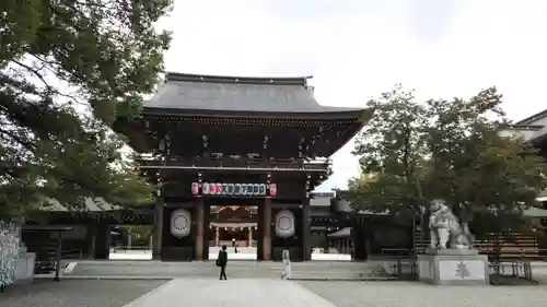 寒川神社の山門・神門