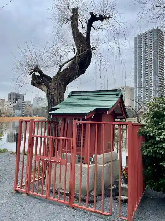 寛永寺不忍池弁天堂の{uncategorized: "未分類", other: "その他", undefined: "問題あり", building: "その他建物", grave: "お墓", sacred_gate: "鳥居", guardian: "狛犬", statue: "像", buddha: "仏像", history: "歴史", nature: "自然", garden: "庭園", animal: "動物", pagoda: "塔", temizu: "手水舎", mountain_gate: "山門・神門", sanctuary: "本殿・本堂", subordinate: "末社・摂社", art: "芸術", scenery: "景色", jizo: "地蔵", ema: "絵馬", goshuin: "御朱印", omikuji: "おみくじ", items: "授与品その他", amulet: "お守り", goshuincho: "御朱印帳", eats: "食事", festival: "お祭り", votive_dance: "神楽", shichigosan: "七五三参", wedding: "結婚式", experience: "体験その他", initially: "初詣", around: "周辺", anti_infection: "感染症対策"}