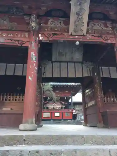 北口本宮冨士浅間神社の山門・神門