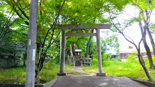 神明社の鳥居