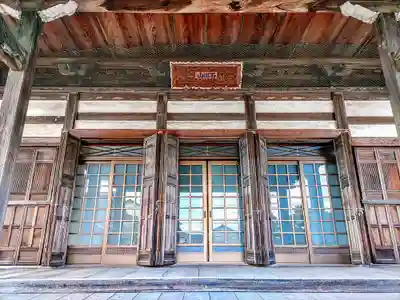 蓮泉寺の本殿・本堂