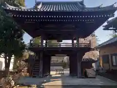 華蔵寺の山門