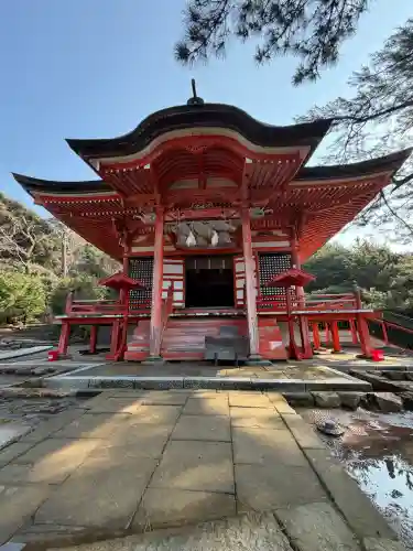 日御碕神社の{uncategorized: "未分類", other: "その他", undefined: "問題あり", building: "その他建物", grave: "お墓", sacred_gate: "鳥居", guardian: "狛犬", statue: "像", buddha: "仏像", history: "歴史", nature: "自然", garden: "庭園", animal: "動物", pagoda: "塔", temizu: "手水舎", mountain_gate: "山門・神門", sanctuary: "本殿・本堂", subordinate: "末社・摂社", art: "芸術", scenery: "景色", jizo: "地蔵", ema: "絵馬", goshuin: "御朱印", omikuji: "おみくじ", items: "授与品その他", amulet: "お守り", goshuincho: "御朱印帳", eats: "食事", festival: "お祭り", votive_dance: "神楽", shichigosan: "七五三参", wedding: "結婚式", experience: "体験その他", initially: "初詣", around: "周辺", anti_infection: "感染症対策"}