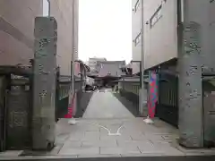 日蓮宗　浄運寺の山門