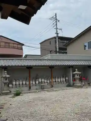 觀音寺の{uncategorized: "未分類", other: "その他", undefined: "問題あり", building: "その他建物", grave: "お墓", sacred_gate: "鳥居", guardian: "狛犬", statue: "像", buddha: "仏像", history: "歴史", nature: "自然", garden: "庭園", animal: "動物", pagoda: "塔", temizu: "手水舎", mountain_gate: "山門・神門", sanctuary: "本殿・本堂", subordinate: "末社・摂社", art: "芸術", scenery: "景色", jizo: "地蔵", ema: "絵馬", goshuin: "御朱印", omikuji: "おみくじ", items: "授与品その他", amulet: "お守り", goshuincho: "御朱印帳", eats: "食事", festival: "お祭り", votive_dance: "神楽", shichigosan: "七五三参", wedding: "結婚式", experience: "体験その他", initially: "初詣", around: "周辺", anti_infection: "感染症対策"}