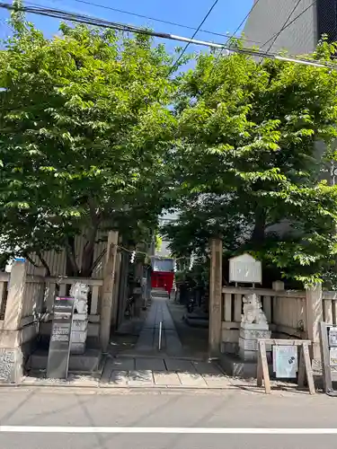 甚九郎稲荷神社の建物その他