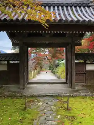 悉地院の山門・神門