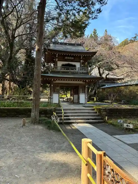 浄智寺の{uncategorized: "未分類", other: "その他", undefined: "問題あり", building: "その他建物", grave: "お墓", sacred_gate: "鳥居", guardian: "狛犬", statue: "像", buddha: "仏像", history: "歴史", nature: "自然", garden: "庭園", animal: "動物", pagoda: "塔", temizu: "手水舎", mountain_gate: "山門・神門", sanctuary: "本殿・本堂", subordinate: "末社・摂社", art: "芸術", scenery: "景色", jizo: "地蔵", ema: "絵馬", goshuin: "御朱印", omikuji: "おみくじ", items: "授与品その他", amulet: "お守り", goshuincho: "御朱印帳", eats: "食事", festival: "お祭り", votive_dance: "神楽", shichigosan: "七五三参", wedding: "結婚式", experience: "体験その他", initially: "初詣", around: "周辺", anti_infection: "感染症対策"}