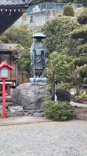 玉泉寺の像