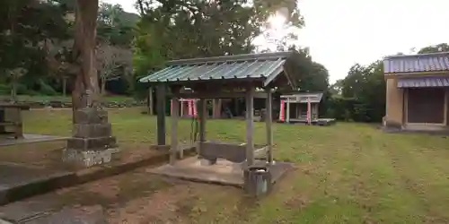 館山神社の手水舎