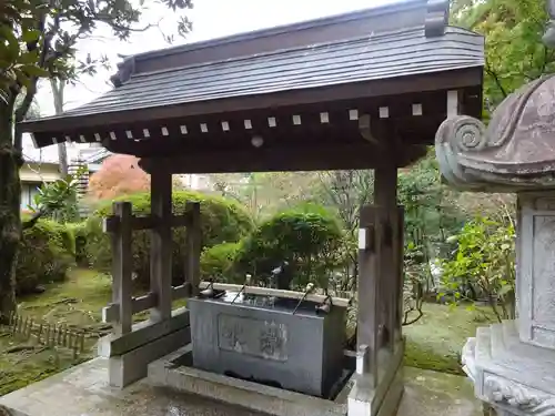 天台宗　長窪山　正覚寺の手水舎