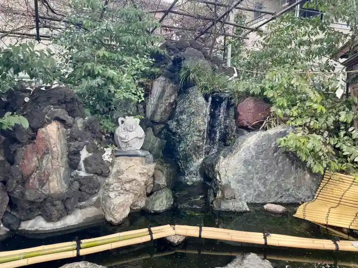 厳島神社(川越熊野神社境内)の{uncategorized: "未分類", other: "その他", undefined: "問題あり", building: "その他建物", grave: "お墓", sacred_gate: "鳥居", guardian: "狛犬", statue: "像", buddha: "仏像", history: "歴史", nature: "自然", garden: "庭園", animal: "動物", pagoda: "塔", temizu: "手水舎", mountain_gate: "山門・神門", sanctuary: "本殿・本堂", subordinate: "末社・摂社", art: "芸術", scenery: "景色", jizo: "地蔵", ema: "絵馬", goshuin: "御朱印", omikuji: "おみくじ", items: "授与品その他", amulet: "お守り", goshuincho: "御朱印帳", eats: "食事", festival: "お祭り", votive_dance: "神楽", shichigosan: "七五三参", wedding: "結婚式", experience: "体験その他", initially: "初詣", around: "周辺", anti_infection: "感染症対策"}